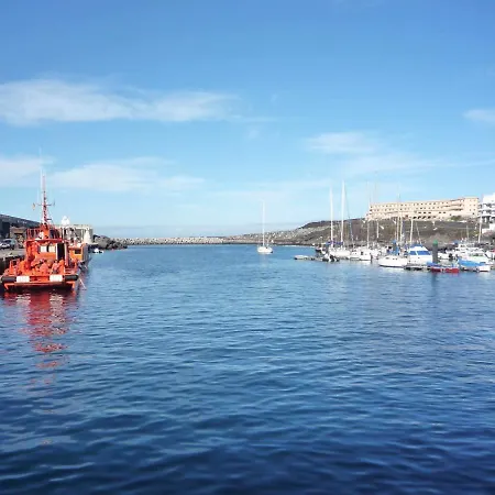 Vv 121 Con Balcon, En Primera Linea De Mar *